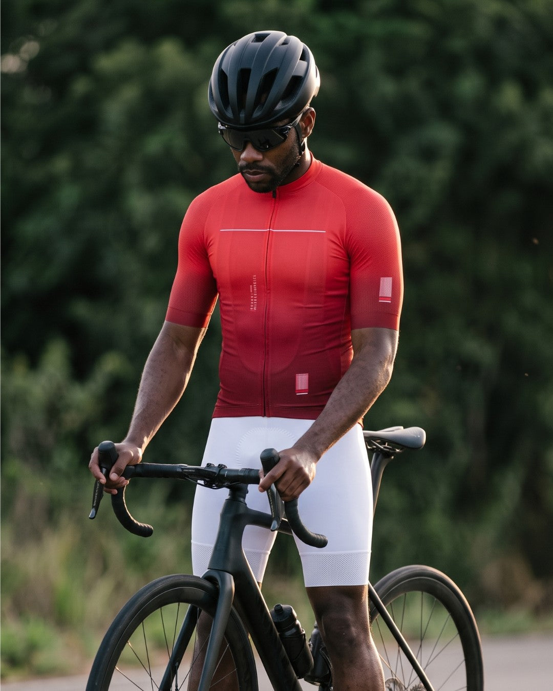 Bretelle de Ciclismo Sem Costura Pro Branco com camisa