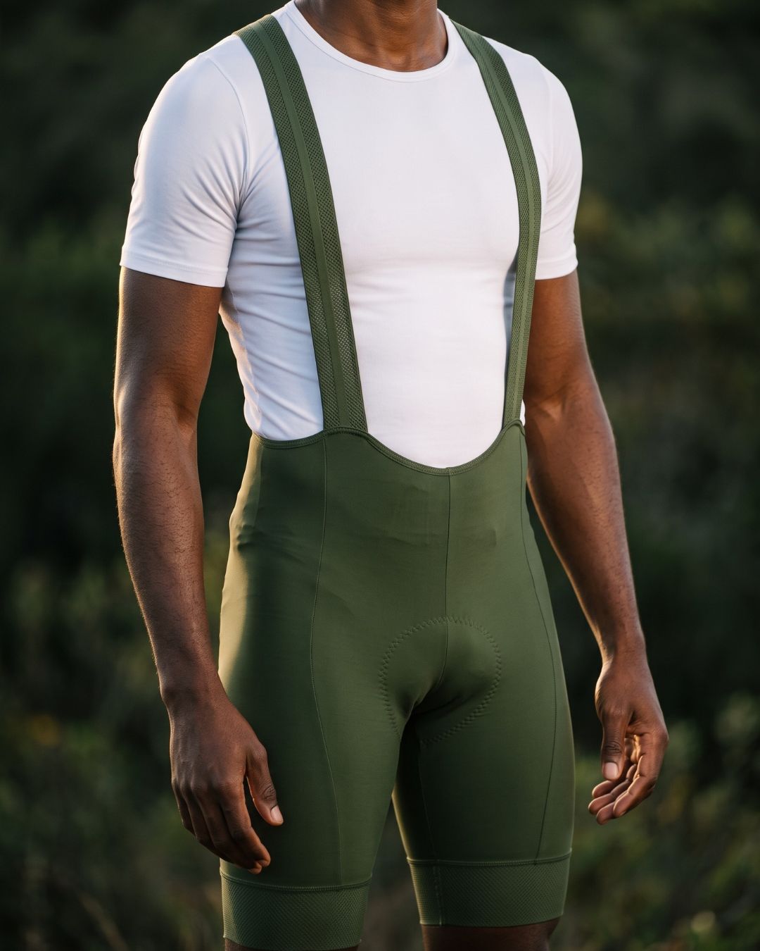 Bretelle de Ciclismo Sem Costura Pro Verde Musgo — caimento