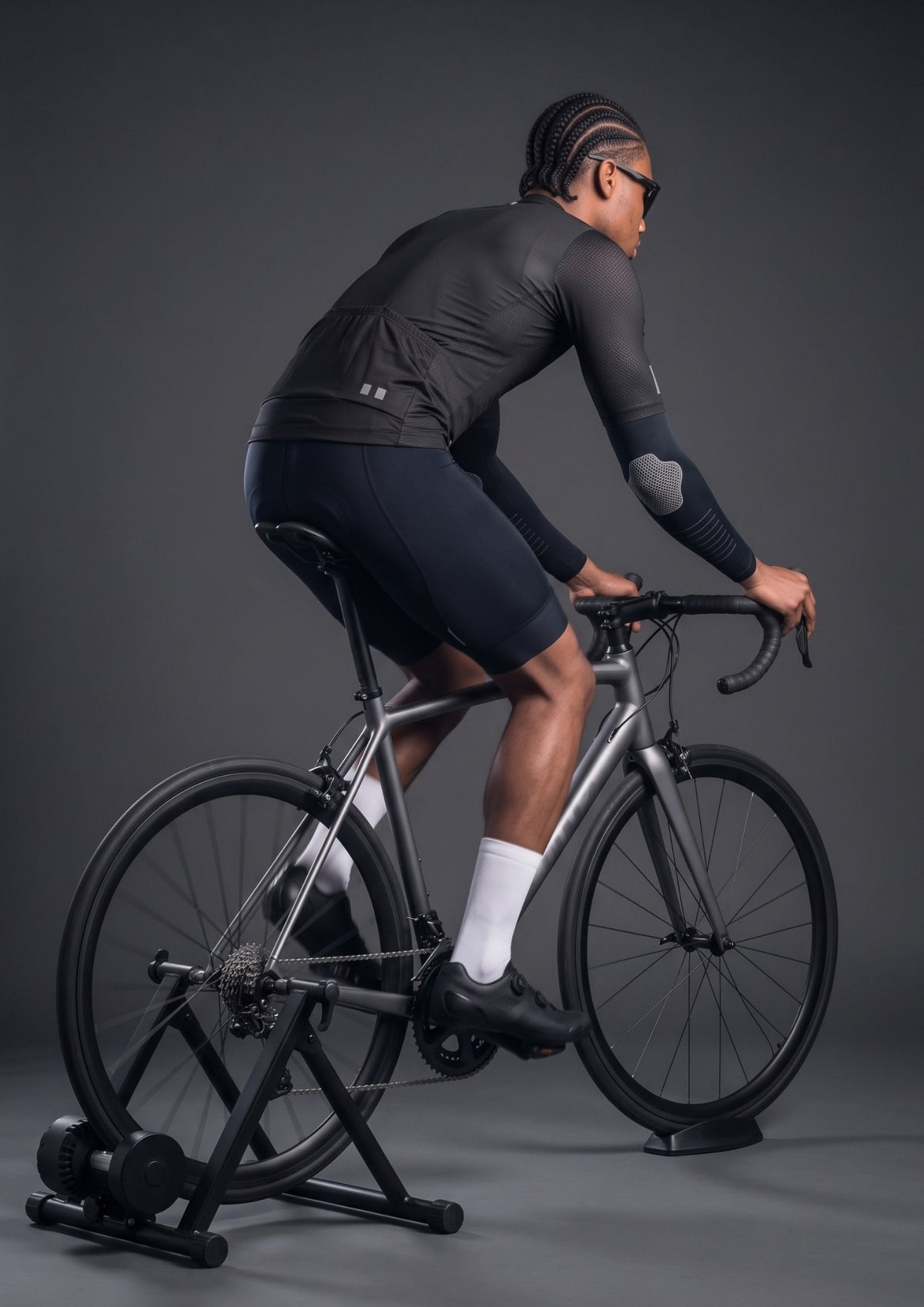 Camisa de Ciclismo CPM Aero Race Preto, pedalando no rolo