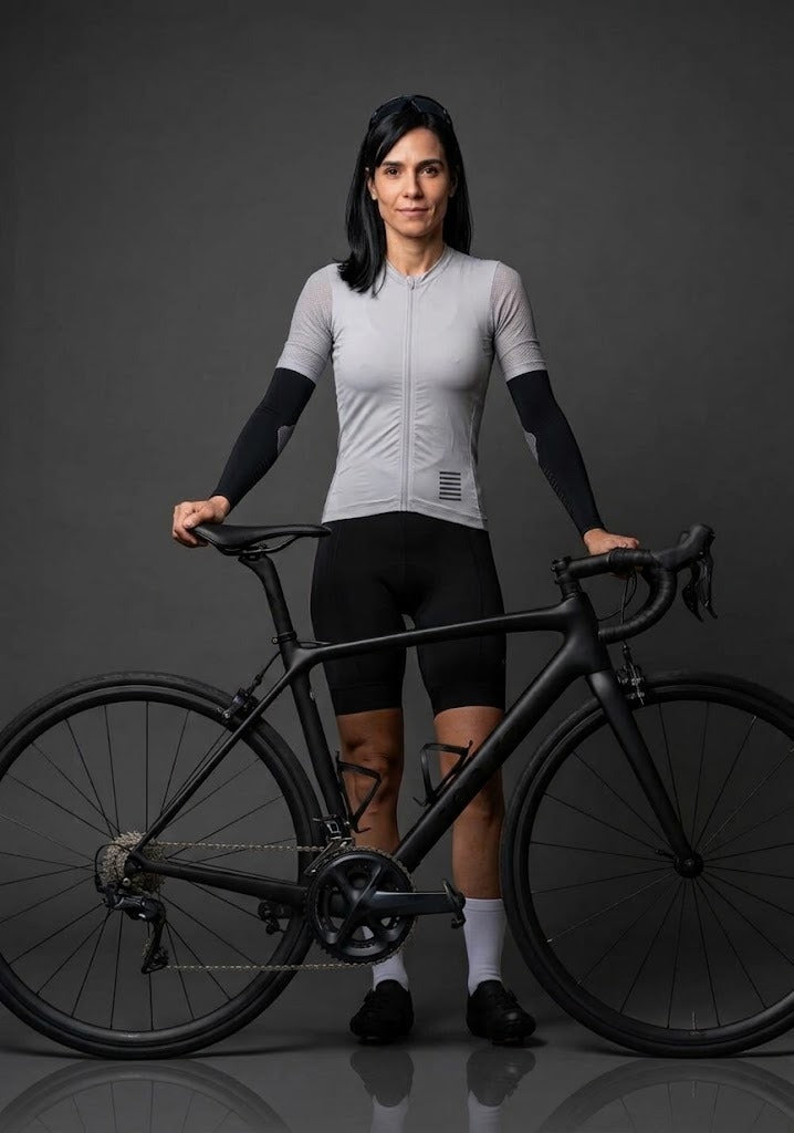 Camisa de Ciclismo Feminina CPM Manga Curta — Cinza