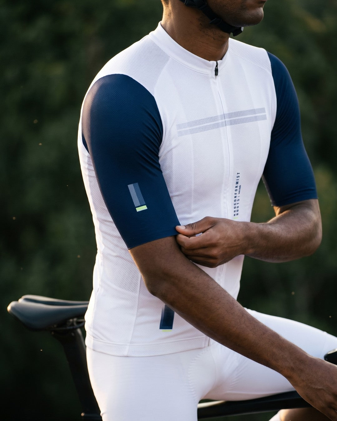 Detalhe tecido Camisa de Ciclismo Aero Race Branco Grafite